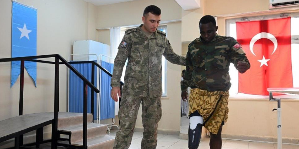 MSB, Somali’deki Recep Tayyip Erdoğan Eğitim ve Araştırma Hastanesine protez bacak yardımı yapıldığını duyurdu