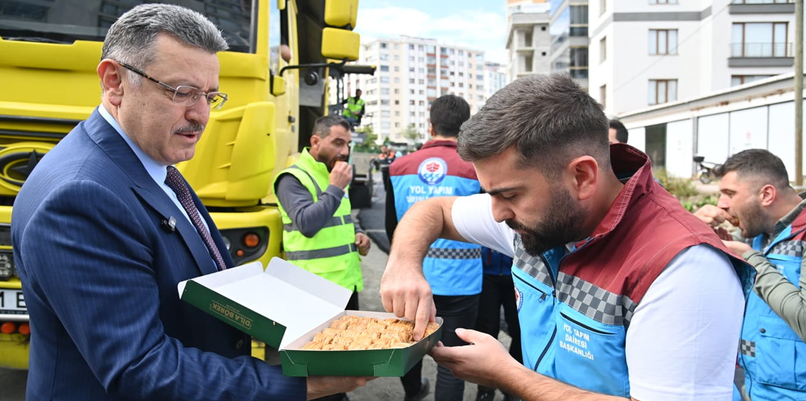 Başkan Genç, Çukurçayır ve Esentepe'de Çalışmaları Denetledi