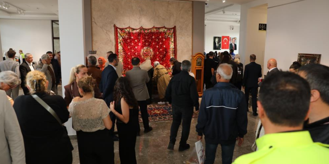 Zabıtanın 15 yıllık antika tutkusu sergiye dönüştü