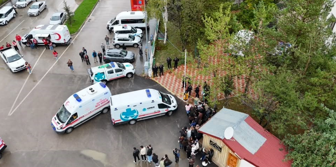 Bayburt’ta sağlık ekiplerinden deprem tatbikatı