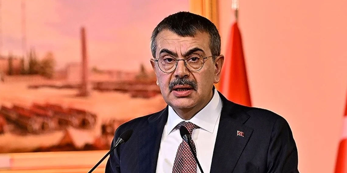 Zorunlu eğitim kısalıyor mu? Şubat ayı detayı Bakan Tekin canlı yayında anlattı