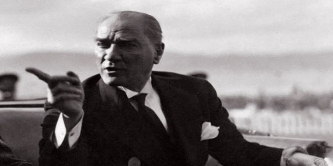 Atatürk'ün Hayatı Kısaca: Mustafa Kemal Atatürk Kimdir, Nerede Doğdu ve Ne Zaman Vefat Etti?