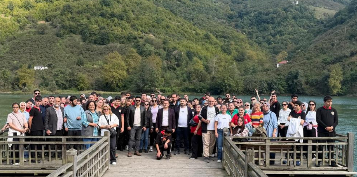 Özel öğrenciler Ayvacık'ta doğayla iç içe bir gün geçirdi
