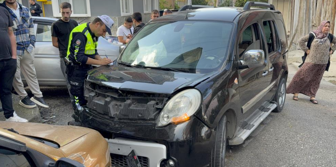 Samsun'da 4 araçlı zincirleme kaza