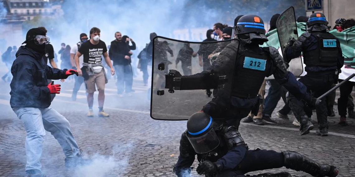 Fransa'da devam eden öğrenci protestolarında 160 binden fazla kişi sokağa indi