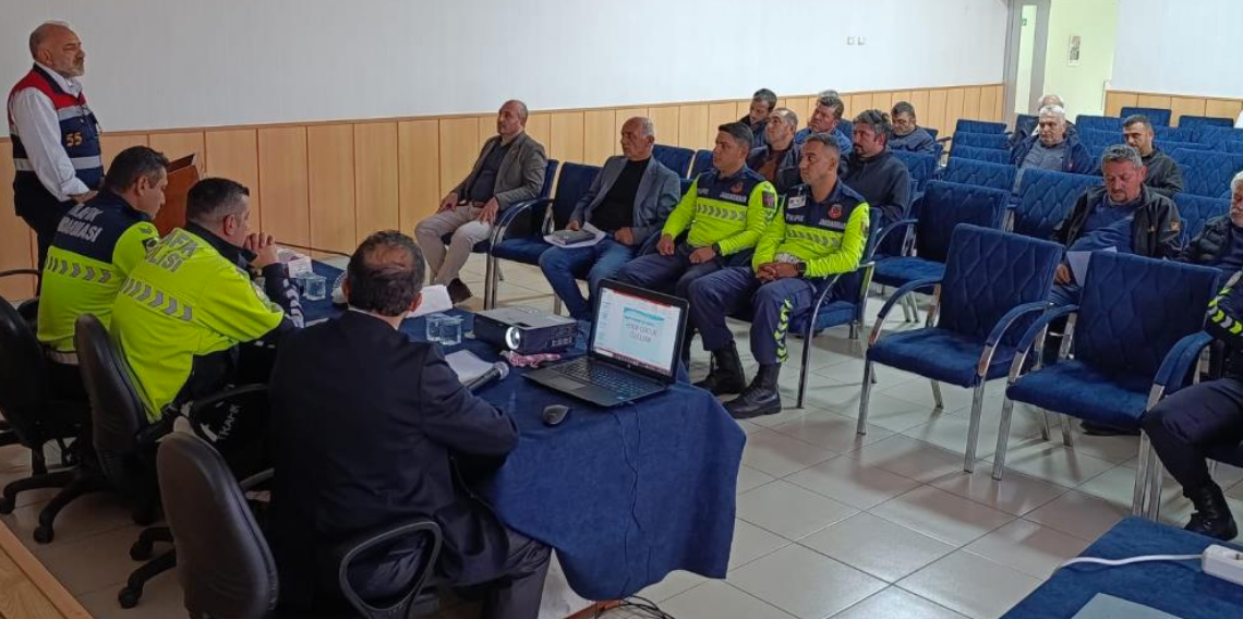 Okul servis şoförlerine trafik güvenliği eğitimi