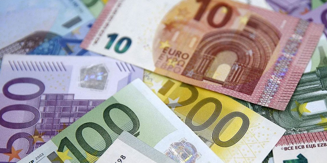 Dolar ve Euro resmen uçuyor! Alış-satış ne kadar?