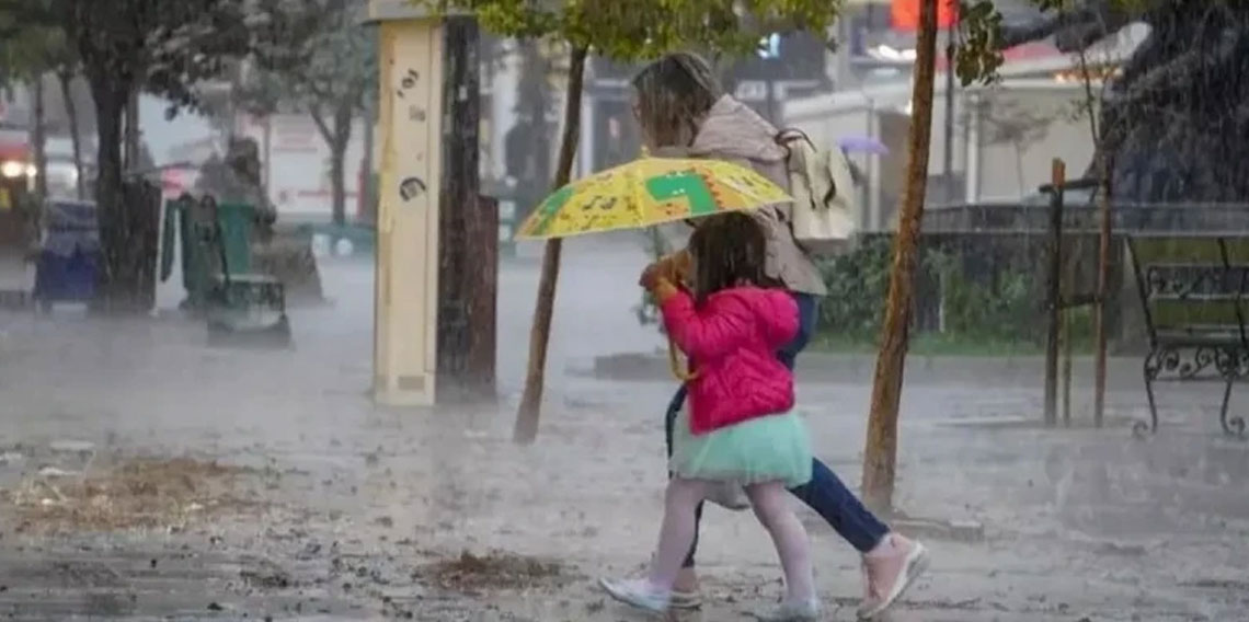 Aşırı yağışlar nedeniyle okullar tatil edildi