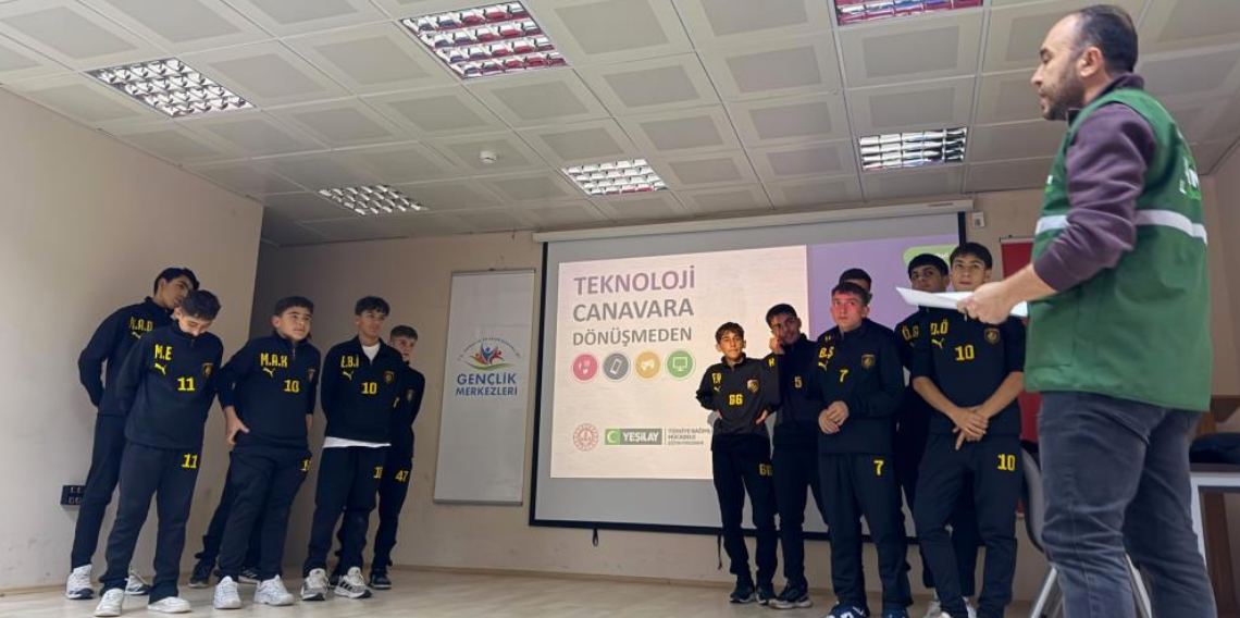 Bayburt’ta genç futbolculara bağımlılıkla mücadele eğitimi