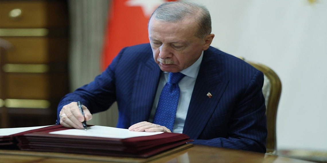Cumhurbaşkanı Erdoğan imzaladı! 13 bakanlık ve kurumda görev değişimi