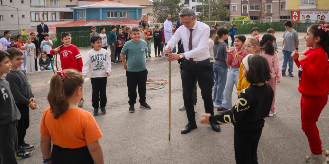 Bayburt'ta öğrenciler oyunla öğreniyor