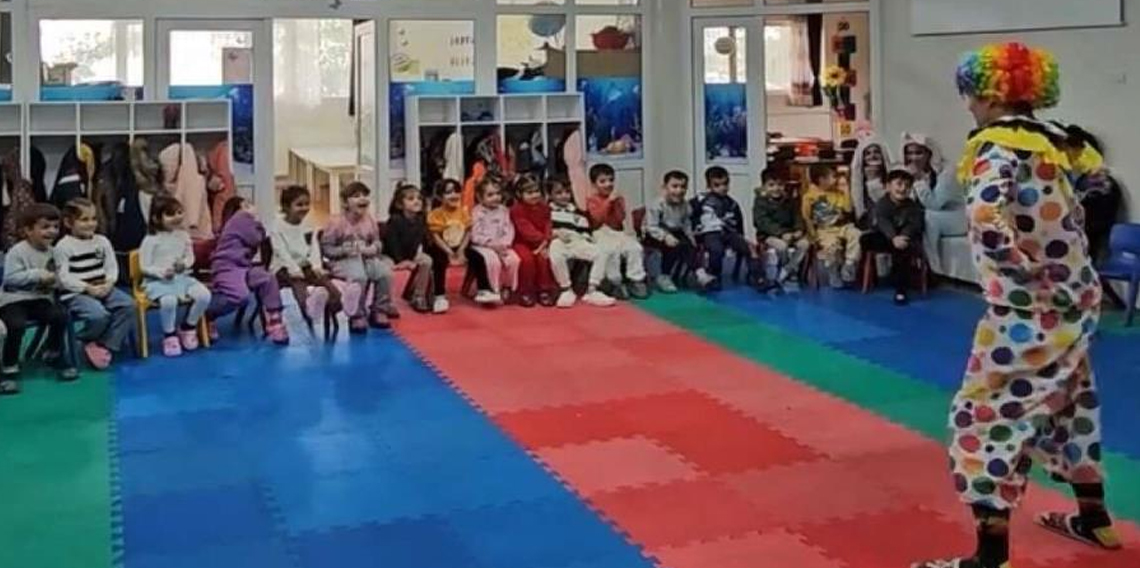 Minikler diş fırçalamayı tiyatroyla öğrendi