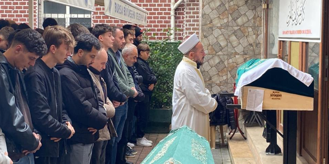 18 yaşındaki genç gözyaşları arasında toprağa verildi