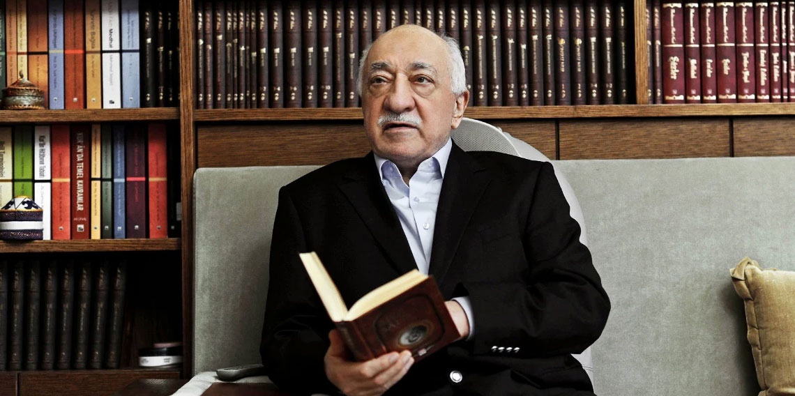 İzmir'de FETÖ operasyonunda 16 şüpheli yakalandı!