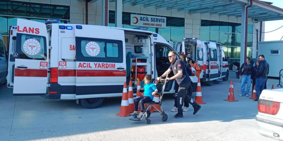 Samsun’da okul yemeği sonrası panik: 9 öğrenci hastaneye kaldırıldı