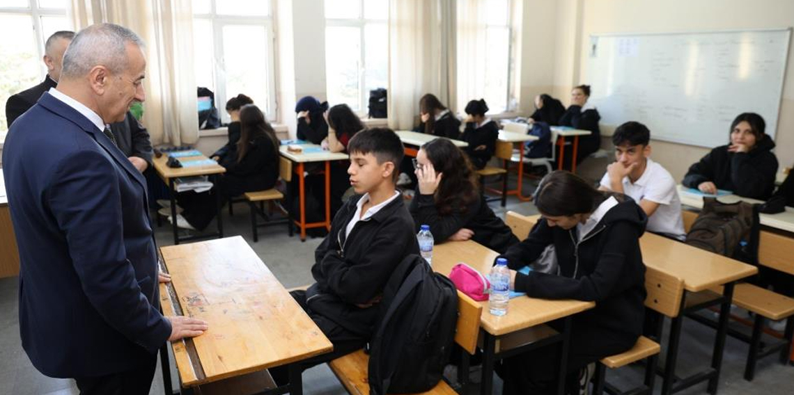 İl Milli Eğitim Müdürü Akbaş, öğrencilerle bir araya geldi