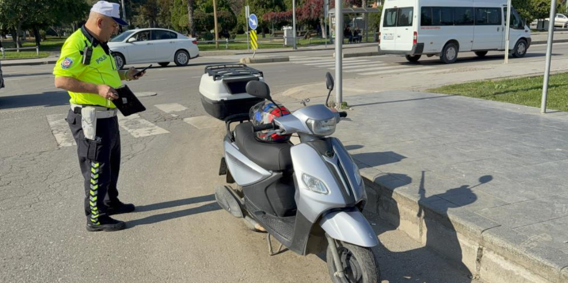 Samsun’da motosiklet devrildi, sürücü yaralandı