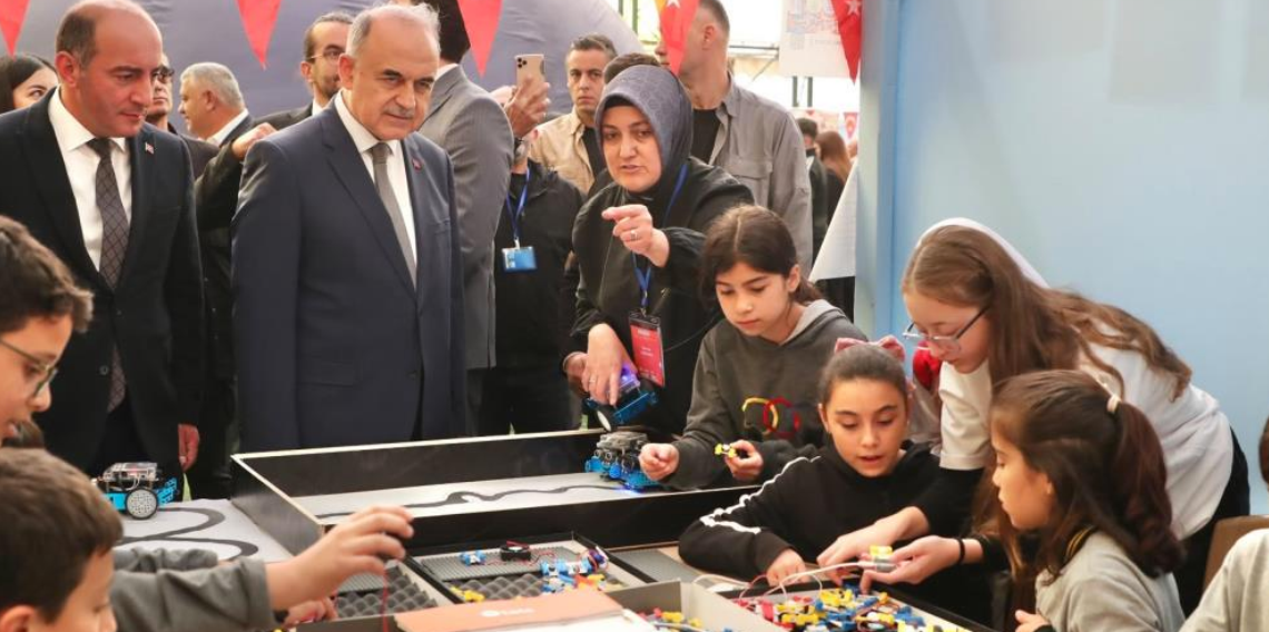 Ordu'da öğrencilerin bilim şenliği başladı: 30 atölyede 3 bin kişiye ulaşılması hedefleniyor