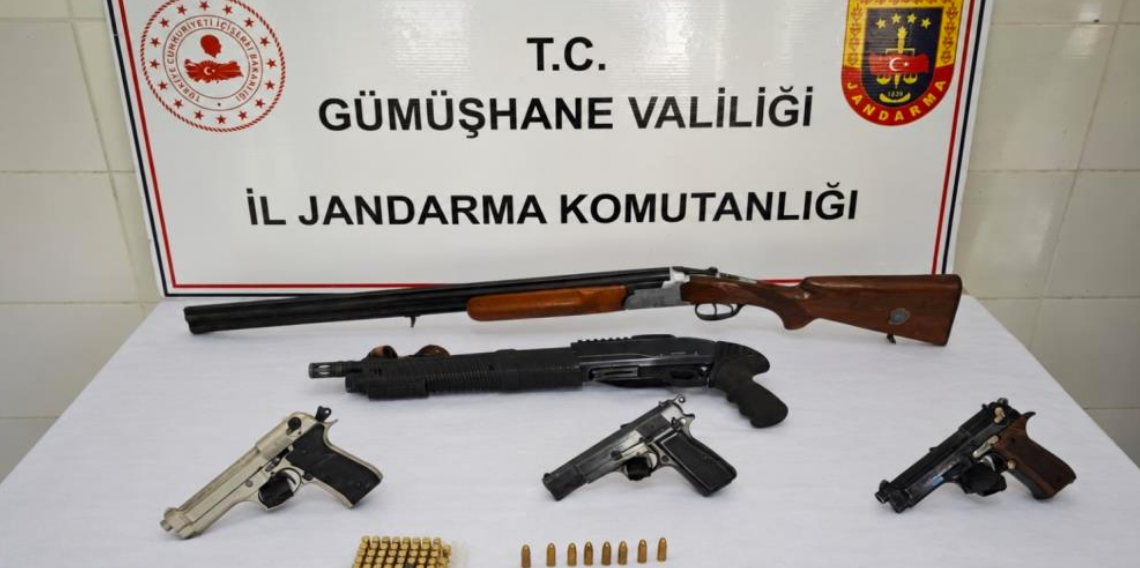 Gümüşhane'de kaçak silah ve içki operasyonu
