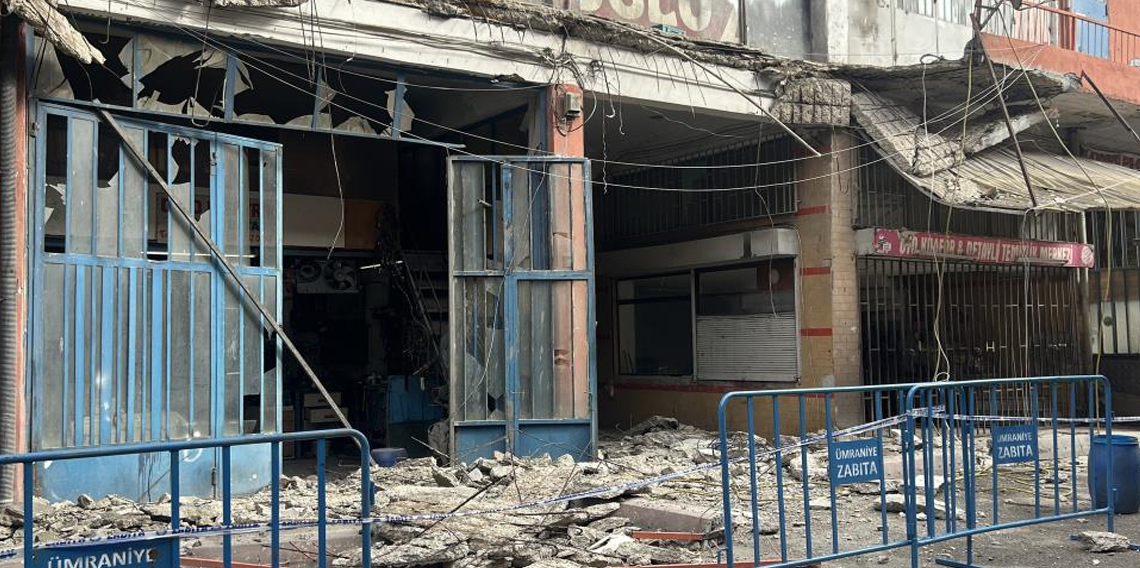 Ümraniye'de sanayi sitesinde balkon çöktü: 3 yaralı