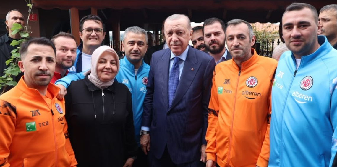 Cumhurbaşkanı Erdoğan, İstanbul Kastamonuspor yönetimini kabul etti