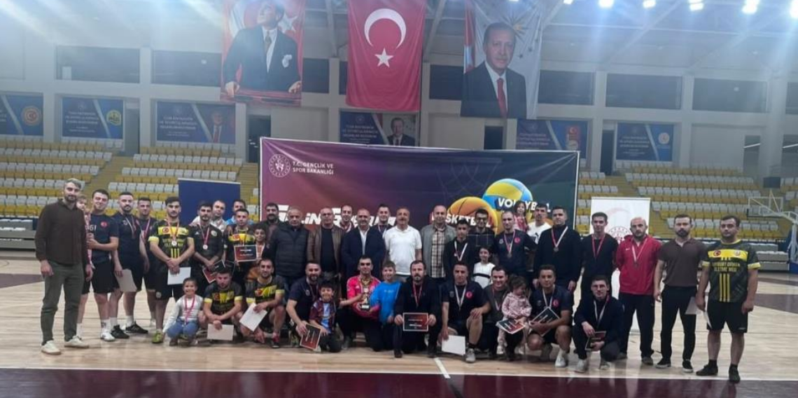 Bayburt’ta Futsal Heyecanı Sona Erdi! Şampiyon Açık Cezaevi Oldu