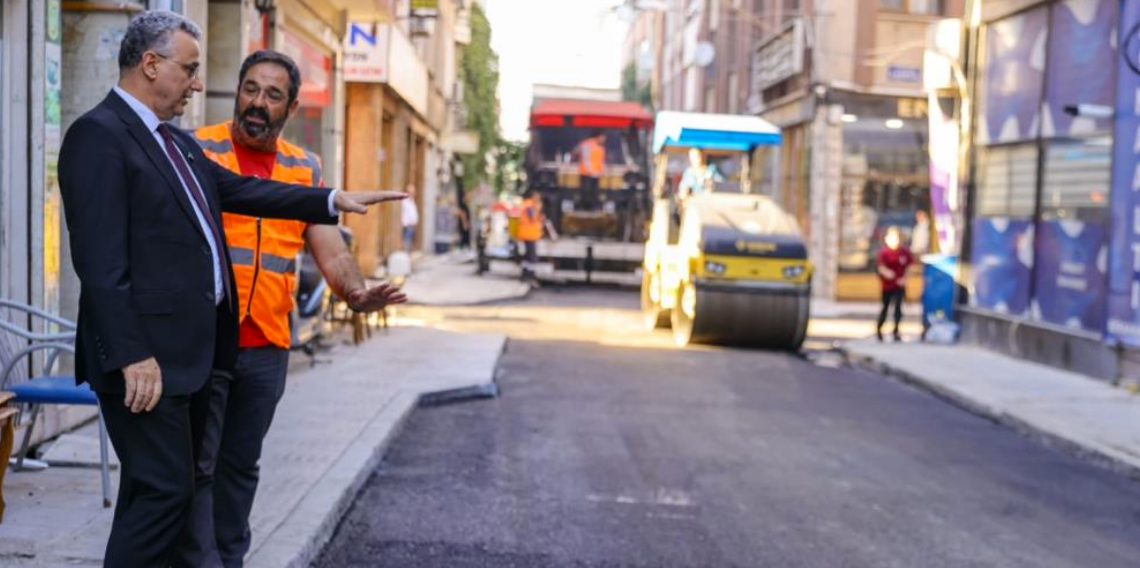 Başkan Kurnaz sözünü tuttu, cadde sıcak asfalta kavuştu