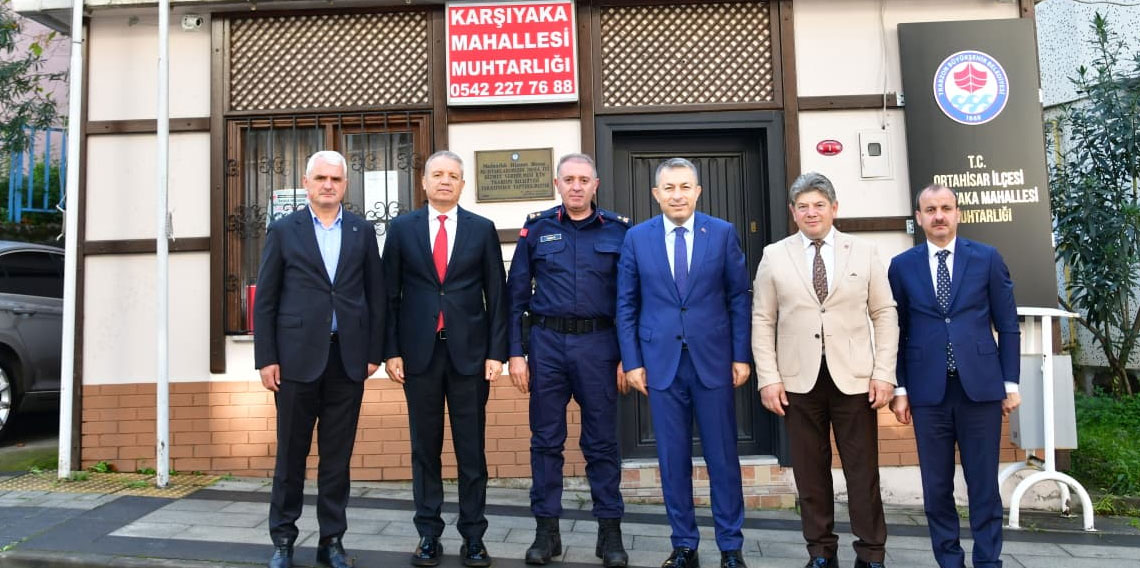 Trabzon Valiliğinden Karşıyaka Mahallesi’ne ziyaret! Öğrenciler ve esnafla buluştu
