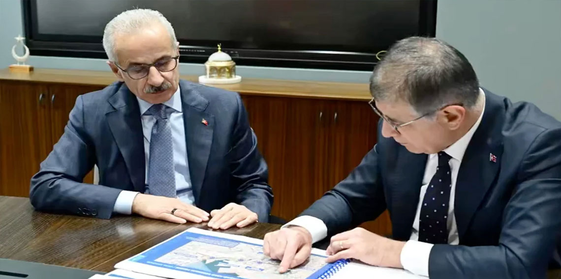 Bakan Uraloğlu İzmir Büyükşehir Belediye Başkanı Tugay ile görüştü