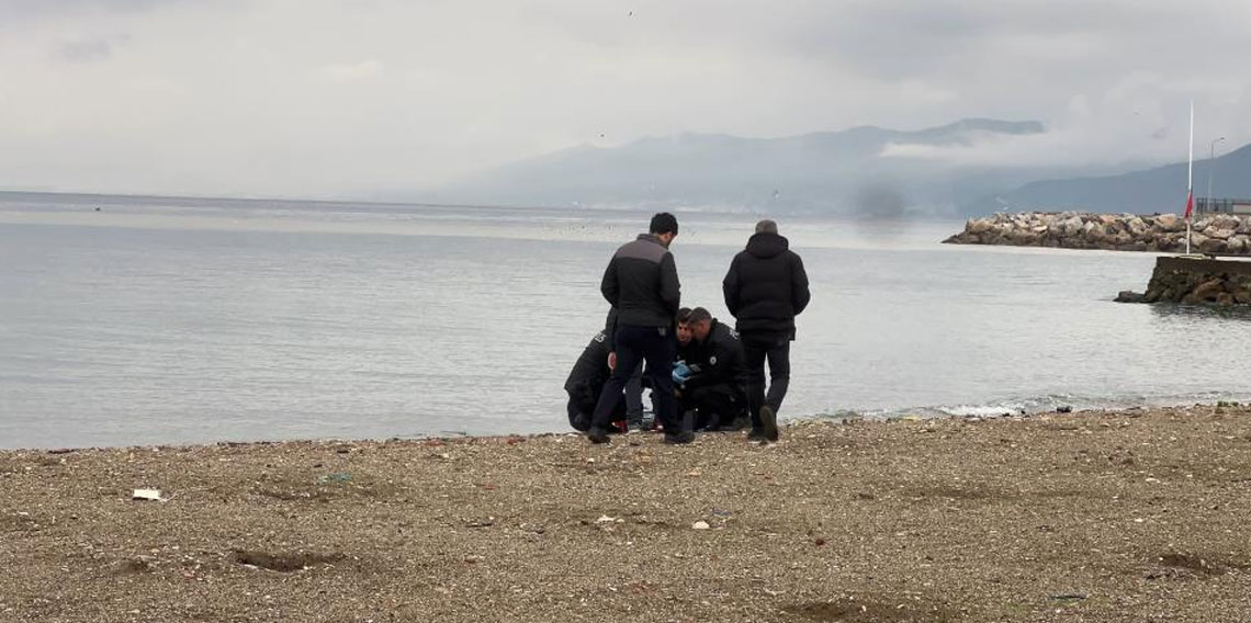 Mudanya'da plajda erkek cesedi bulundu