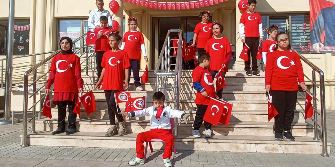 Havza’da özel öğrencilerden Cumhuriyet Bayramı kutlaması