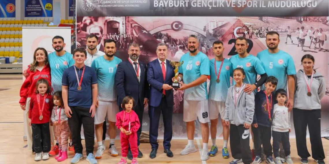 Bayburt’ta Cumhuriyet Kupası sahibini buldu! Şampiyon belli oldu
