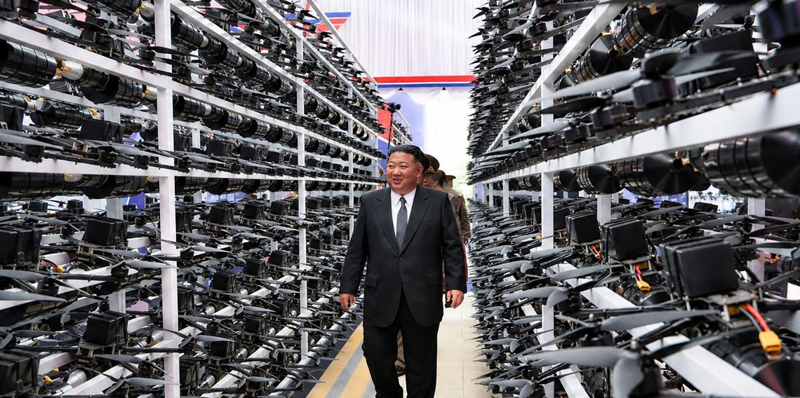 Kim Jong-un dünyaya gözdağı verdi! Yeni silahlarını ilk kez sergiledi