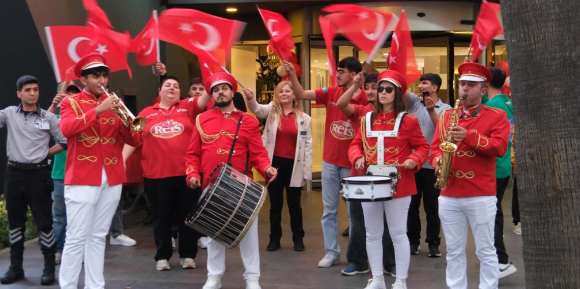 103 bin bayraklı kutlama, 103 bin çocuğa etkinlik