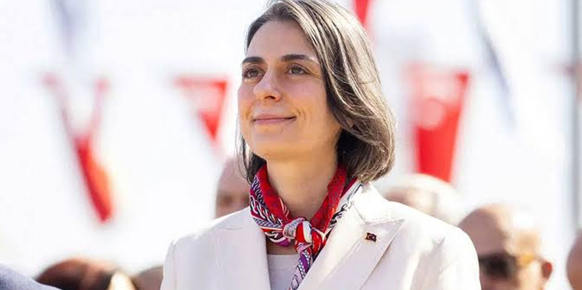 Üsküdar Belediye Başkanı Sinem Dedetaş'a ev hapsiyle tahliye!