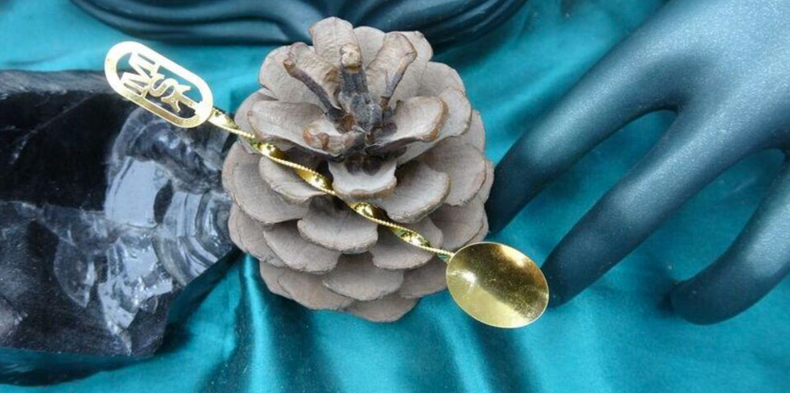 Altından mama kaşığı yaptı! 5 gramlık ürünün fiyatı 35 bin TL