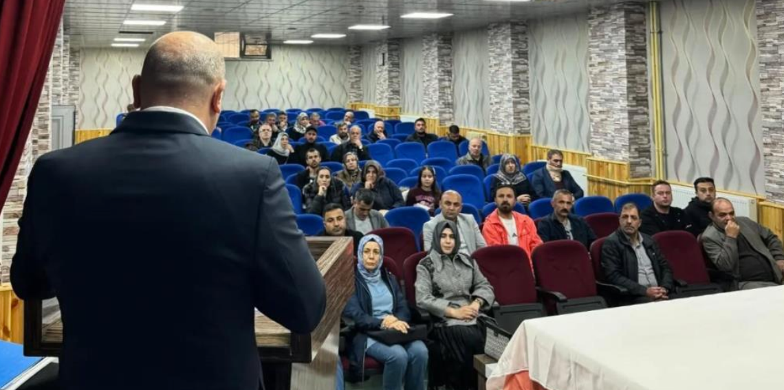Bayburt Fen Lisesinde öğrencilerin başarıları velilerle değerlendirildi